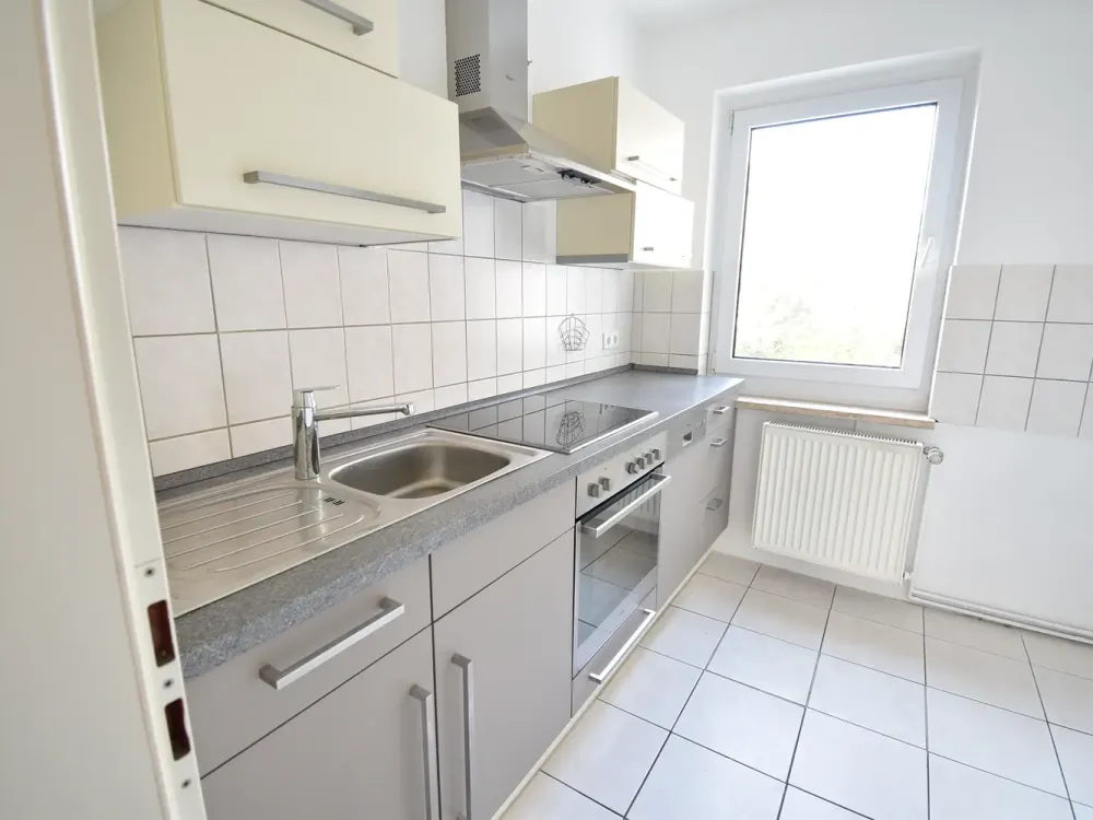 2-Zimmer-Wohnung mit großer Sonnenterrasse und Einbauküche
