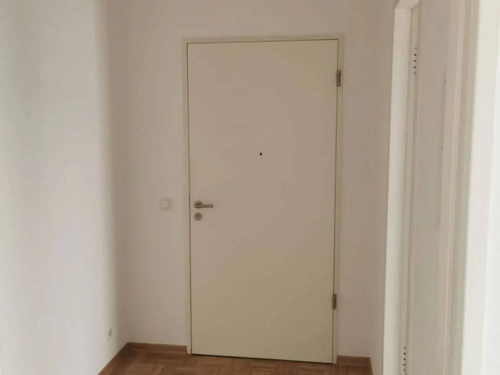 Frisch renoviert! Wohnen im Zentrum von Leipzig - Großzügige Single-Wohnung im DG mit Aufzug!