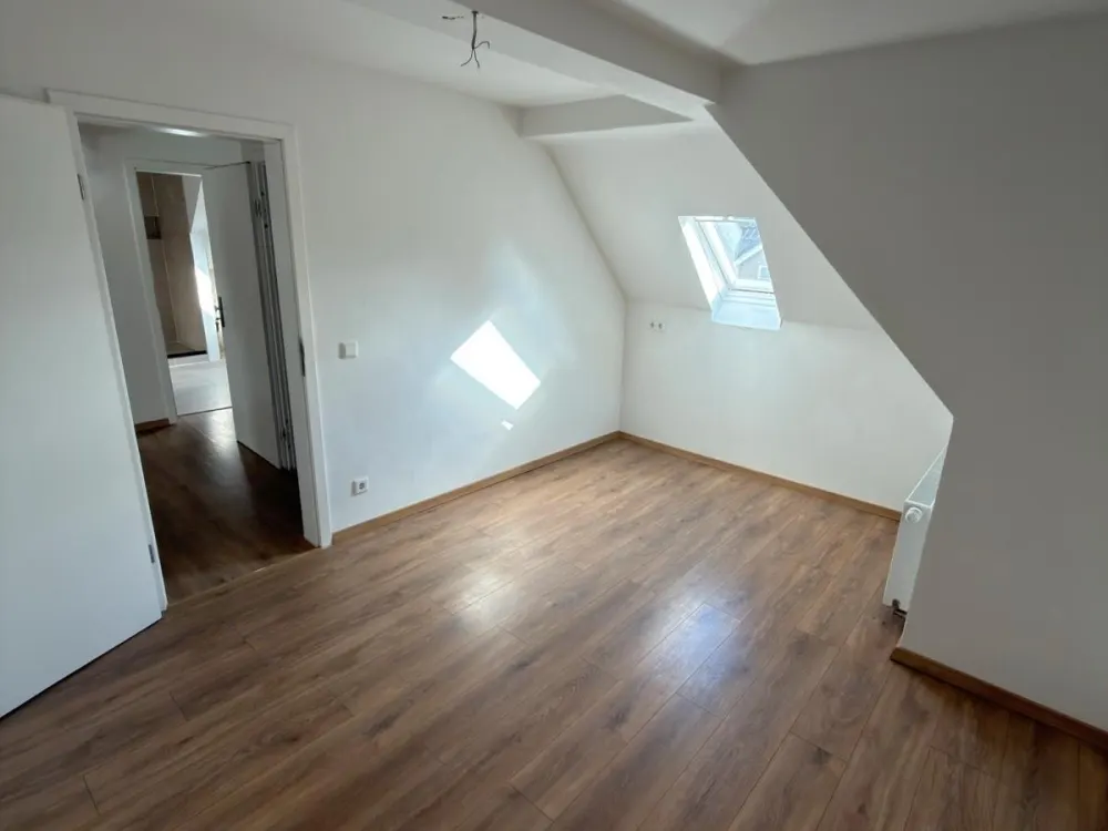 Schöne kernsanierte Dachgeschosswohnung in Herne Sodingen