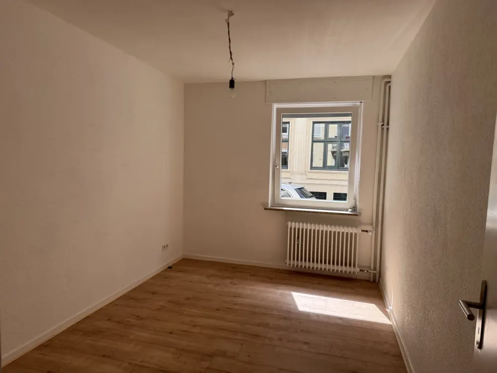 Kernsanierte 1 Zimmerwohnung mit Gartennutzung! Und eine schöne Wohnküche!