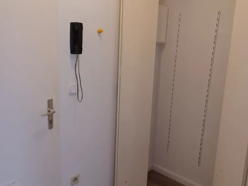 Kompaktes 1-Zimmer-Apartment für 1 Jahr: Modernisiertes Zuhause in Lichterfelde