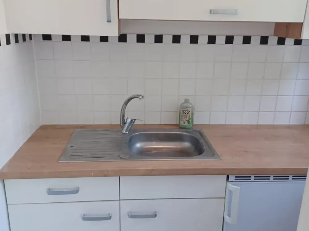 Kompaktes 1-Zimmer-Apartment für 1 Jahr: Modernisiertes Zuhause in Lichterfelde