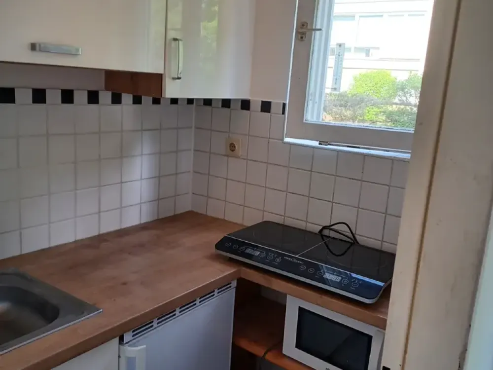 Kompaktes 1-Zimmer-Apartment für 1 Jahr: Modernisiertes Zuhause in Lichterfelde