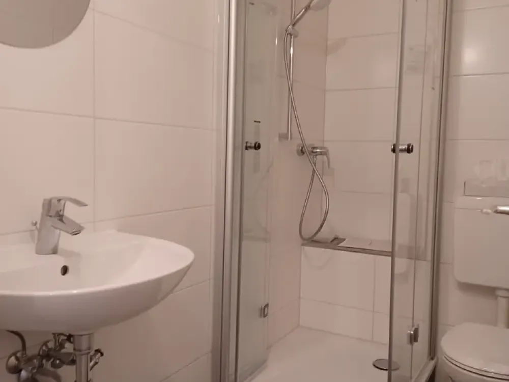 Kompaktes 1-Zimmer-Apartment für 1 Jahr: Modernisiertes Zuhause in Lichterfelde