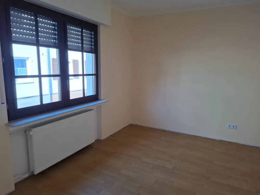 Serious Quiet Tenants Wanted