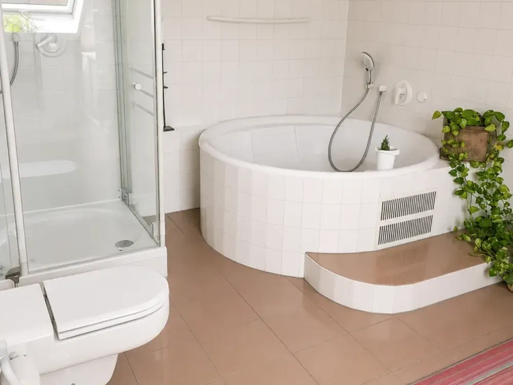Exklusive 3,5-Zimmer Maisonette-Wohnung mit neuer Küche,mit Garten, Sauna und Kamin in Isernhagen