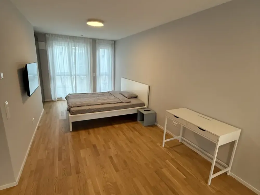 Neuwertige möblierte Wohnung mit TG & Wallbox in Zuffenhausen