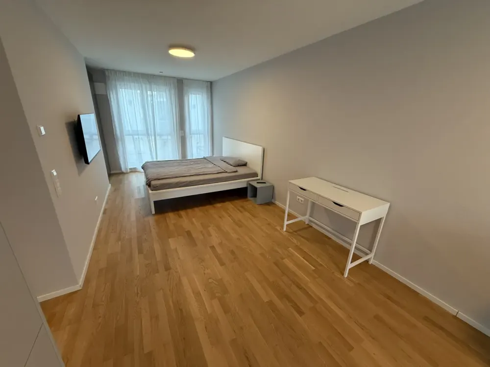 Neuwertige möblierte Wohnung mit TG & Wallbox in Zuffenhausen