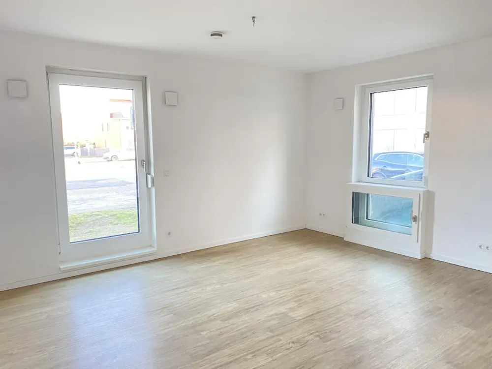 Helle 2-Zimmer-Wohnung mit Tageslichtbad, barrierefreie Objektgestaltung - provisionsfrei