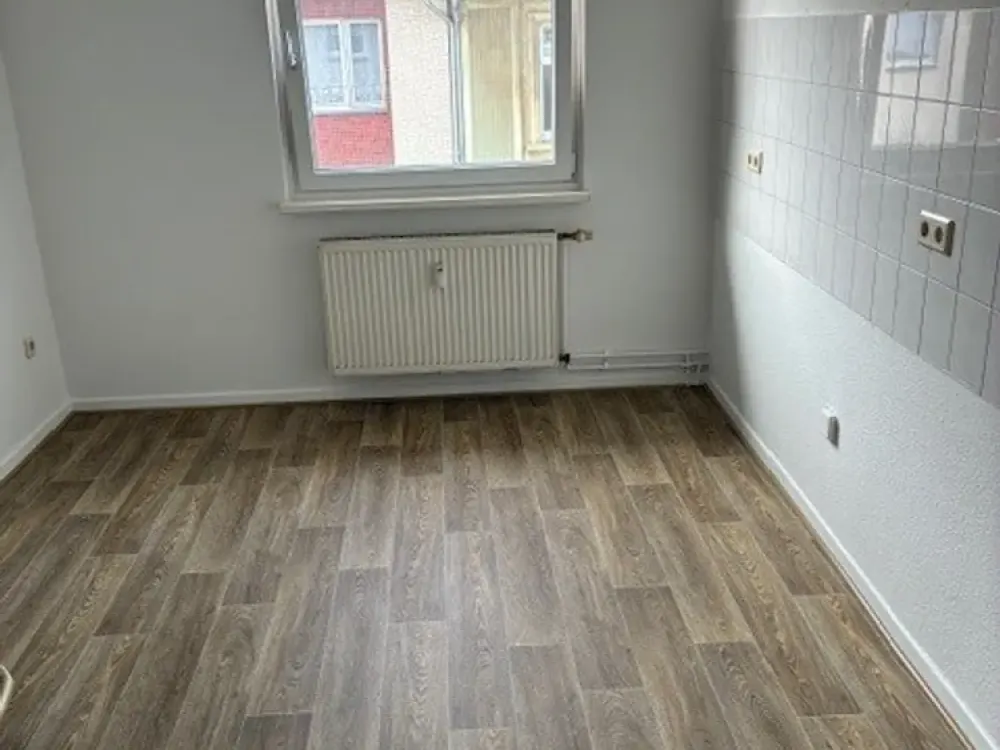 Schöne 2-Zimmer-Wohnung mit Balkon im 3.OG mit Starterbonus
