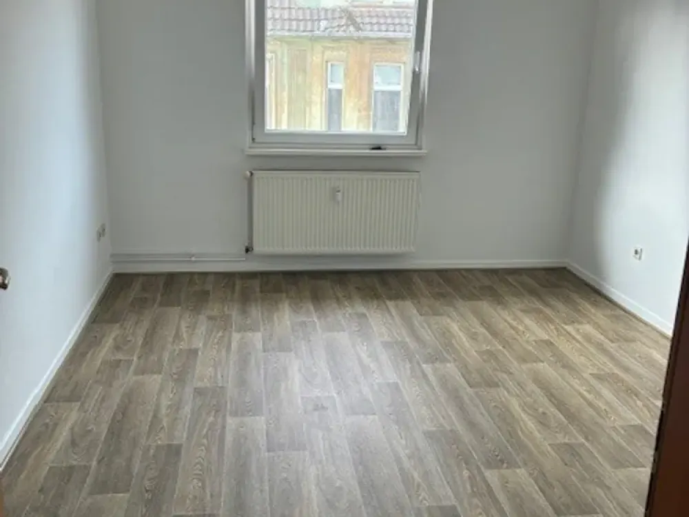 Schöne 2-Zimmer-Wohnung mit Balkon im 3.OG mit Starterbonus