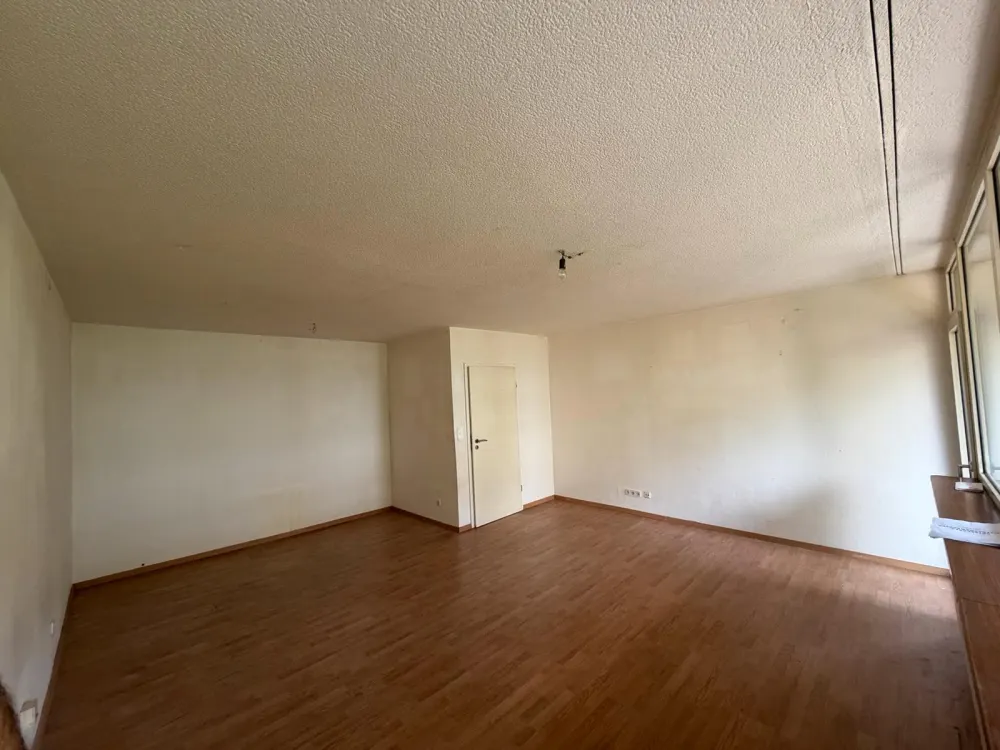Attractive 2-Room Apartment with Balcony in Saarbrücken
