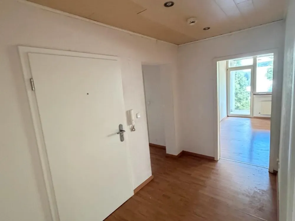 Attractive 2-Room Apartment with Balcony in Saarbrücken