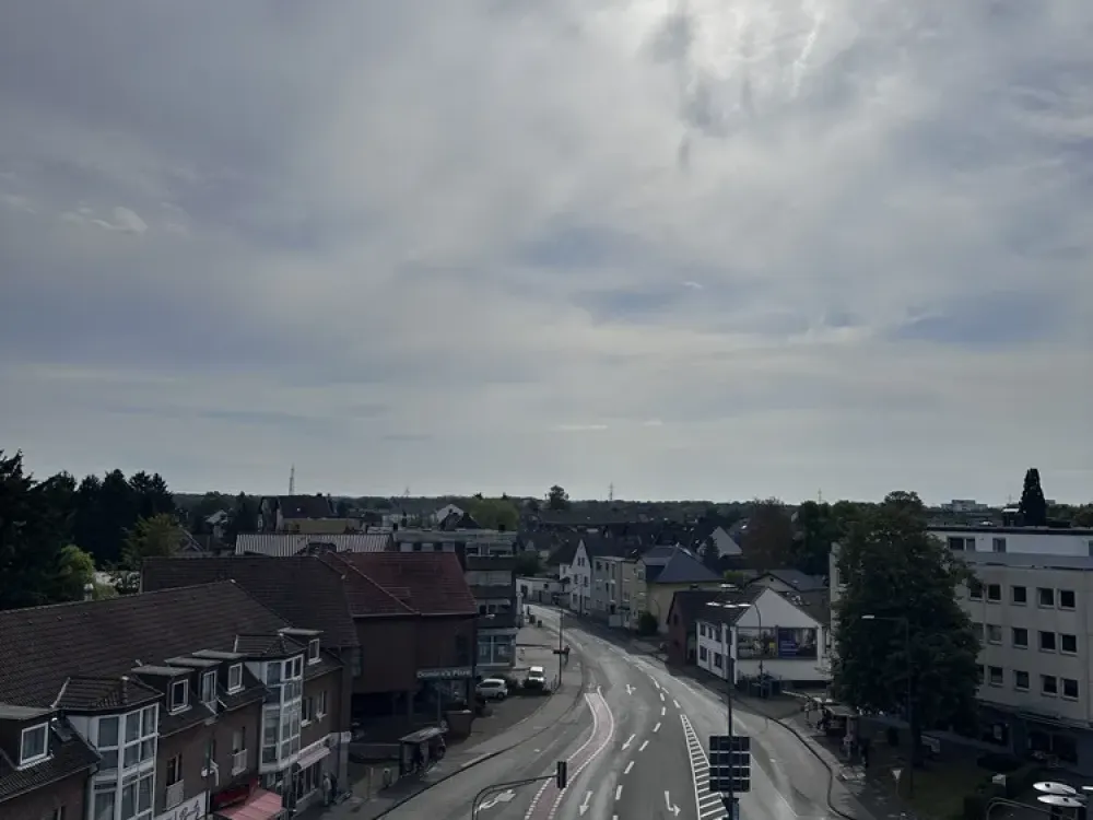 Modernes Penthouse über den Dächern von Urbach mit riesiger Dachterrasse: komplett Saniert