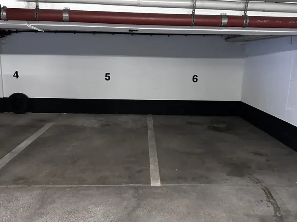 Modernes Penthouse über den Dächern von Urbach mit riesiger Dachterrasse: komplett Saniert