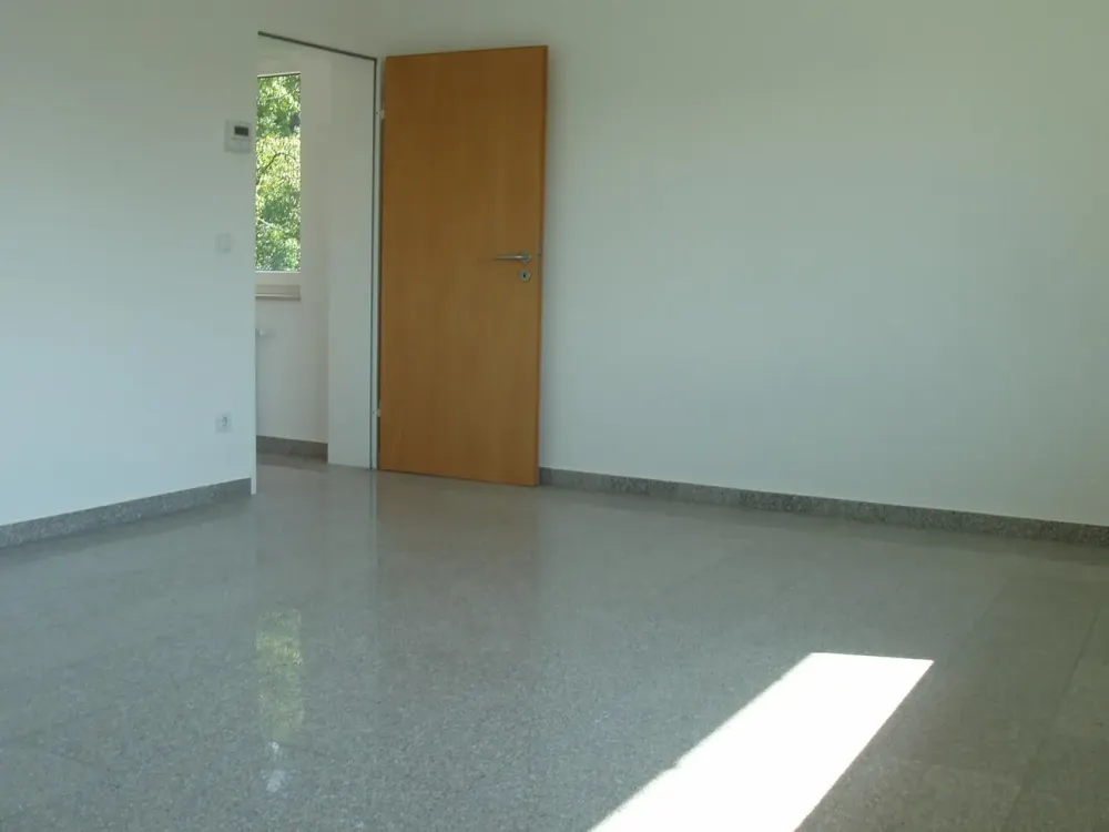 Bright Apartment in a Quiet Cul-de-Sac Location