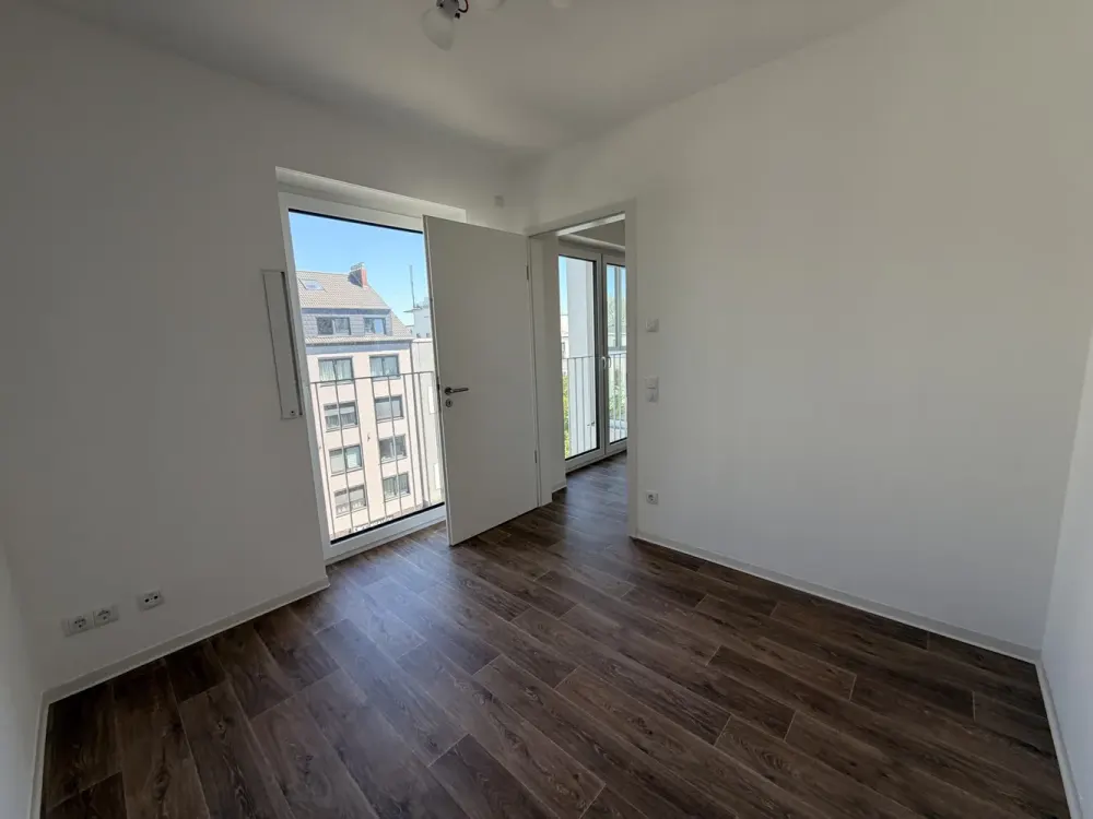 Stylishly Modernized 2-Room Apartment in Düsseldorf