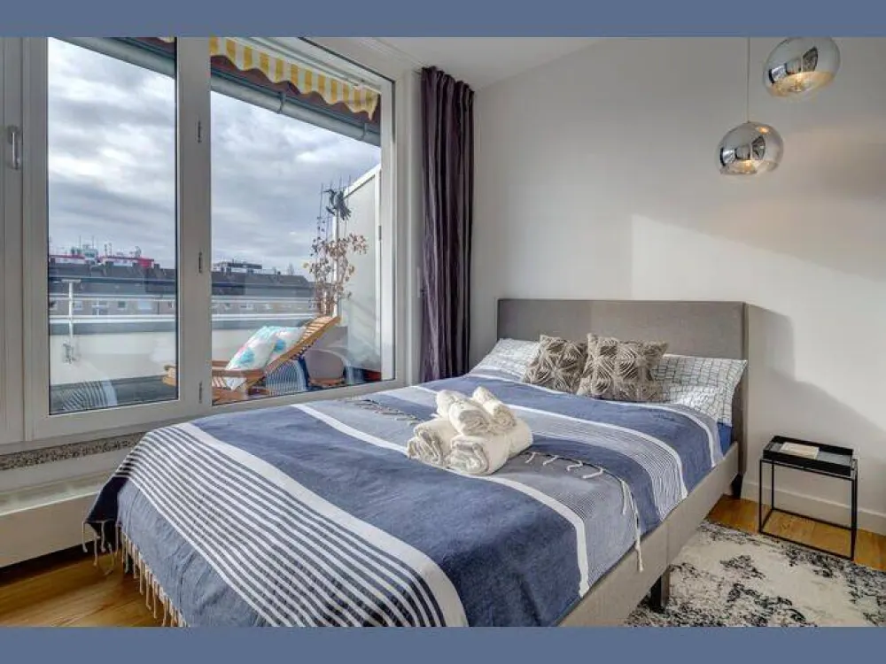 Möbliert: Helle moderne Wohnung zur Miete