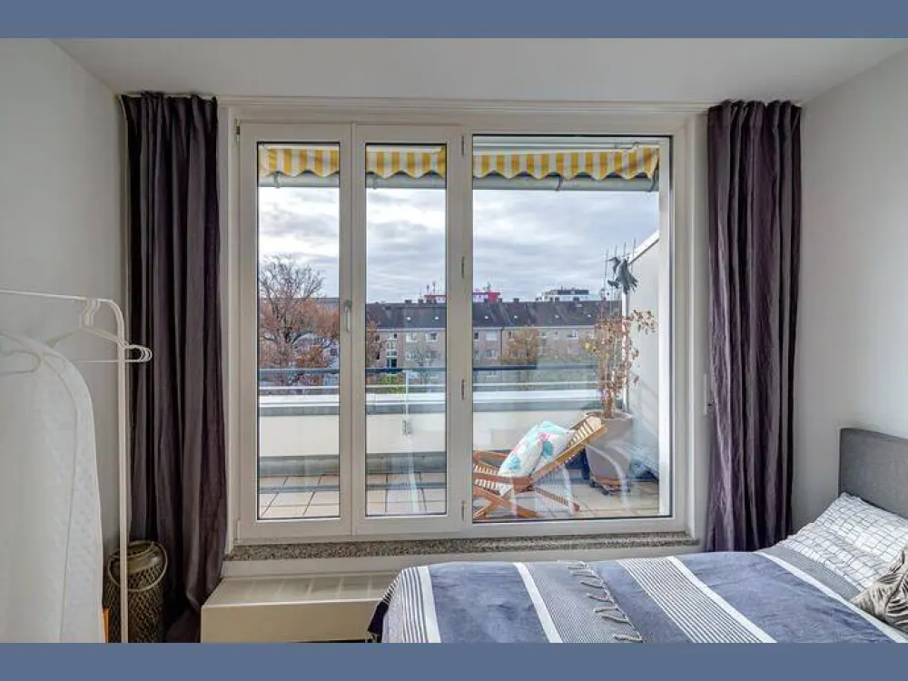 Möbliert: Helle moderne Wohnung zur Miete