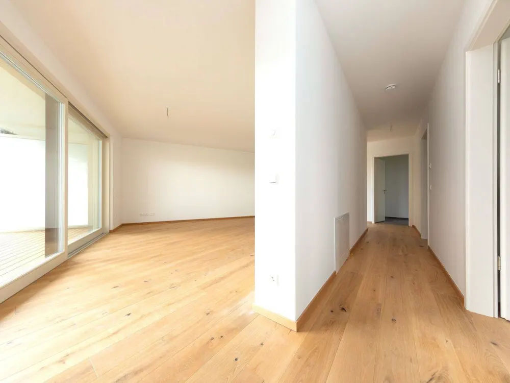 * Erstbezug | Wohnung mit traumhaft großem Balkon | Tageslichtbad I Stellplatz I ab 01.11.2026 **