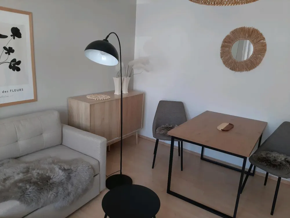 komfortable, möbilierte EG-wohnung zur befristeten Vermietung