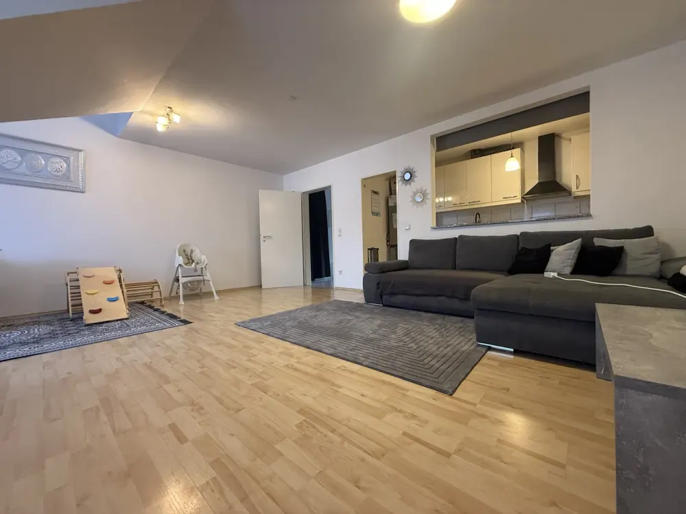 Zuhause mit drei Zimmern und Balkon in Troisdorf