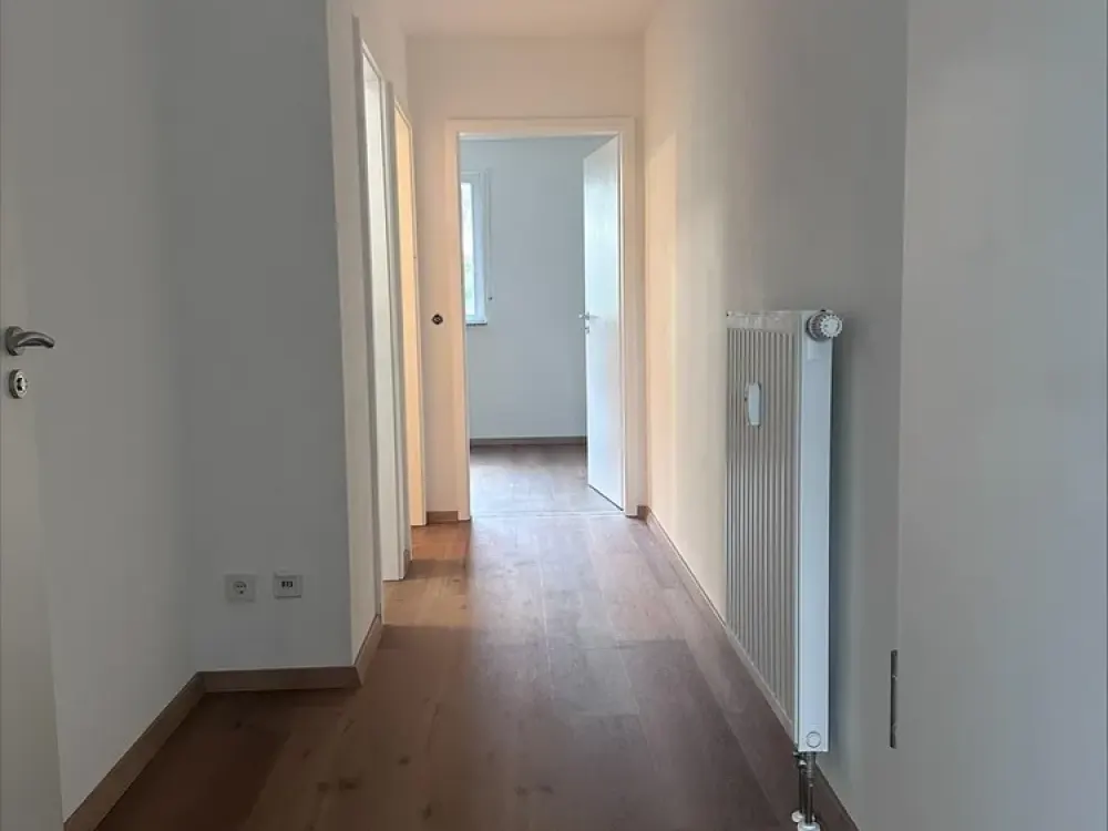 Completely Renovated 3.5-Room Apartment with Elevator and Garage