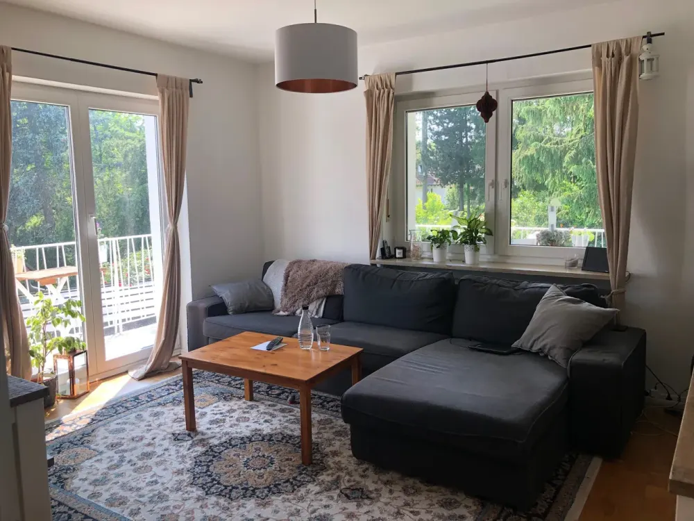 Bright 2-Room Apartment - Beautiful Large Balcony