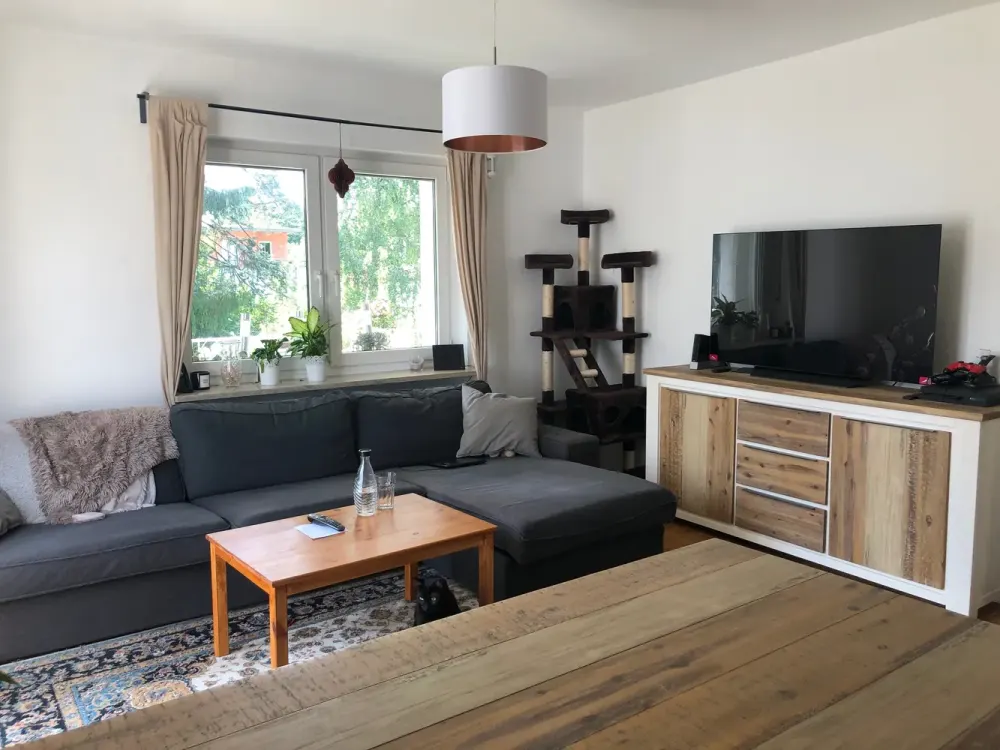 Bright 2-Room Apartment - Beautiful Large Balcony