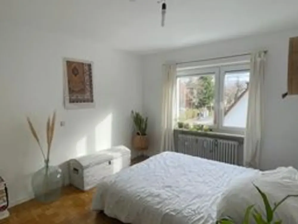 Bright 2-Room Apartment - Beautiful Large Balcony