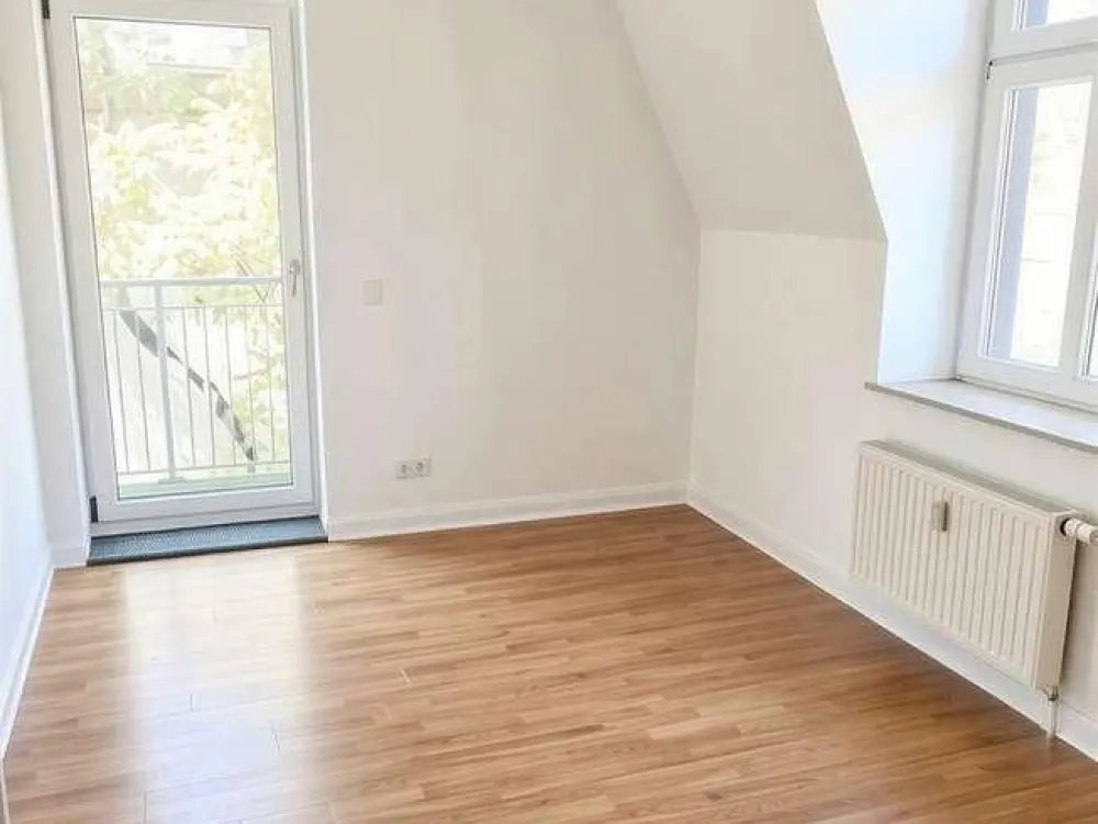 Inkl. EBK und Balkon!