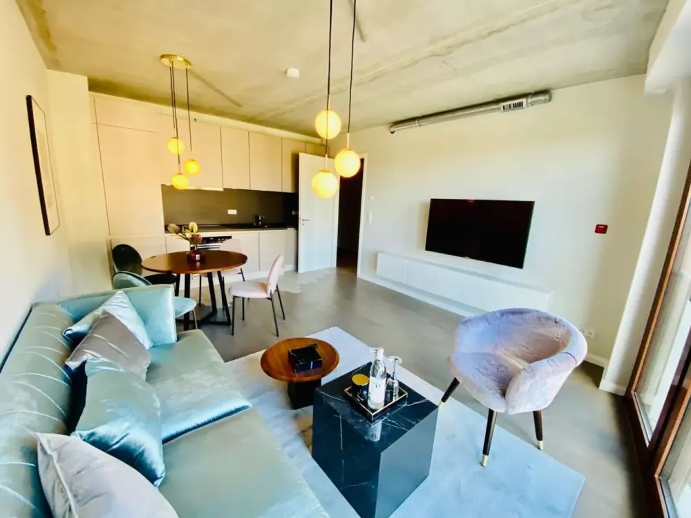 modern-möbliertes Apartment mitten in Berlin
