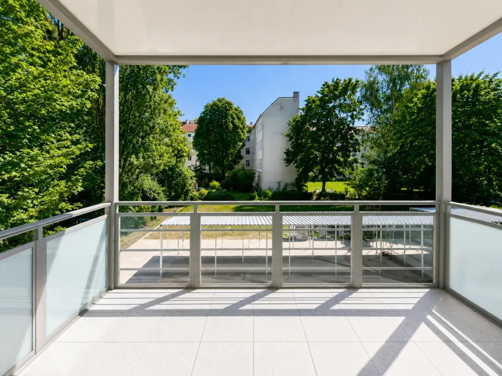 Großzügige 4-Zimmer Wohnung mit Balkon u. Parkplatz