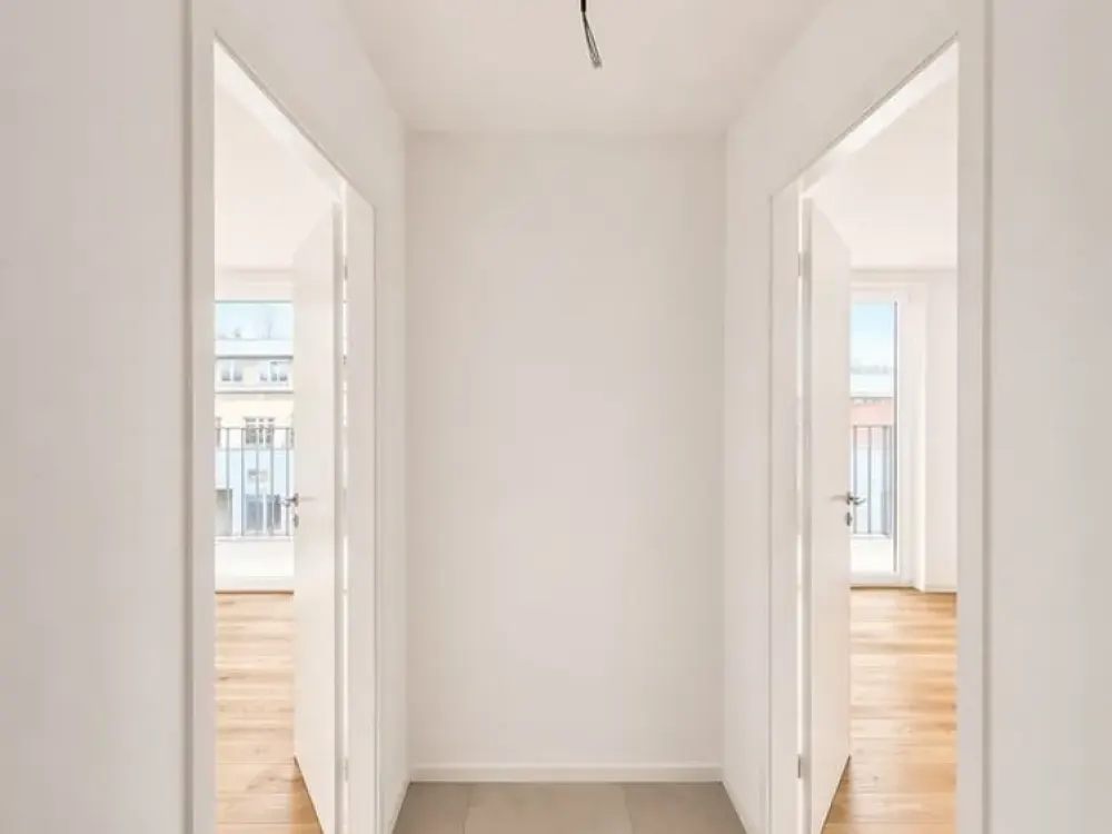 Großzügige 4-Zimmer Wohnung mit Balkon u. Parkplatz