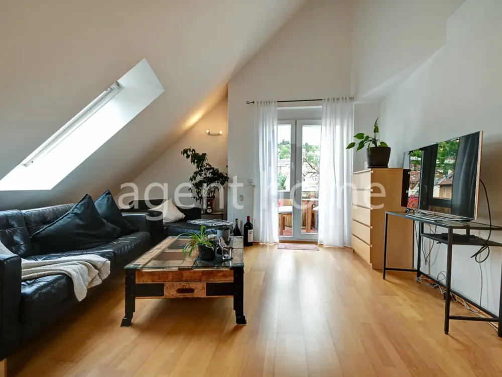 MÖBLIERT - CITY LIVING Gemütliches Apartment mit Stellplatz