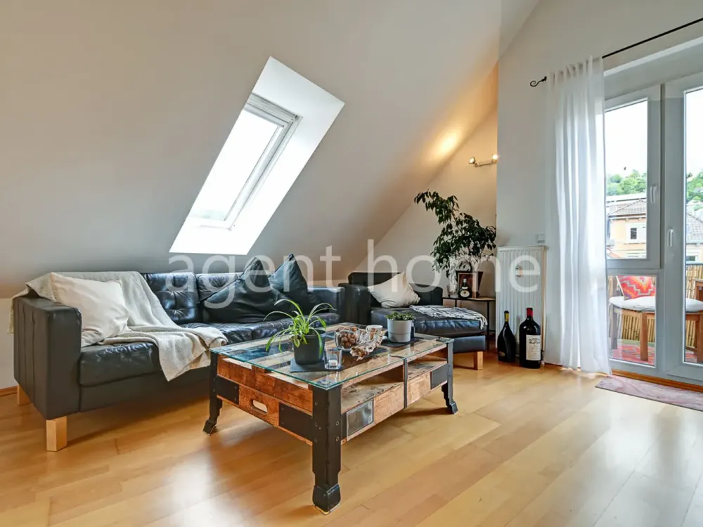 MÖBLIERT - CITY LIVING Gemütliches Apartment mit Stellplatz