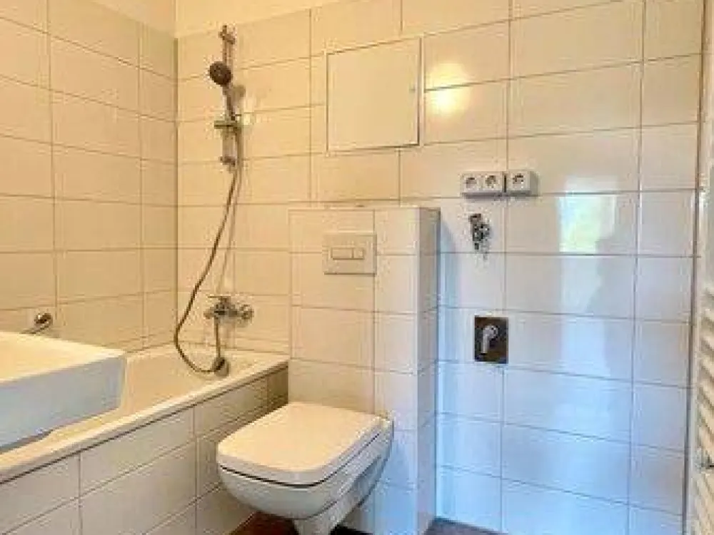 Wohn(t)raum: 4-Zimmerwohnung mit Balkon und Aufzug!