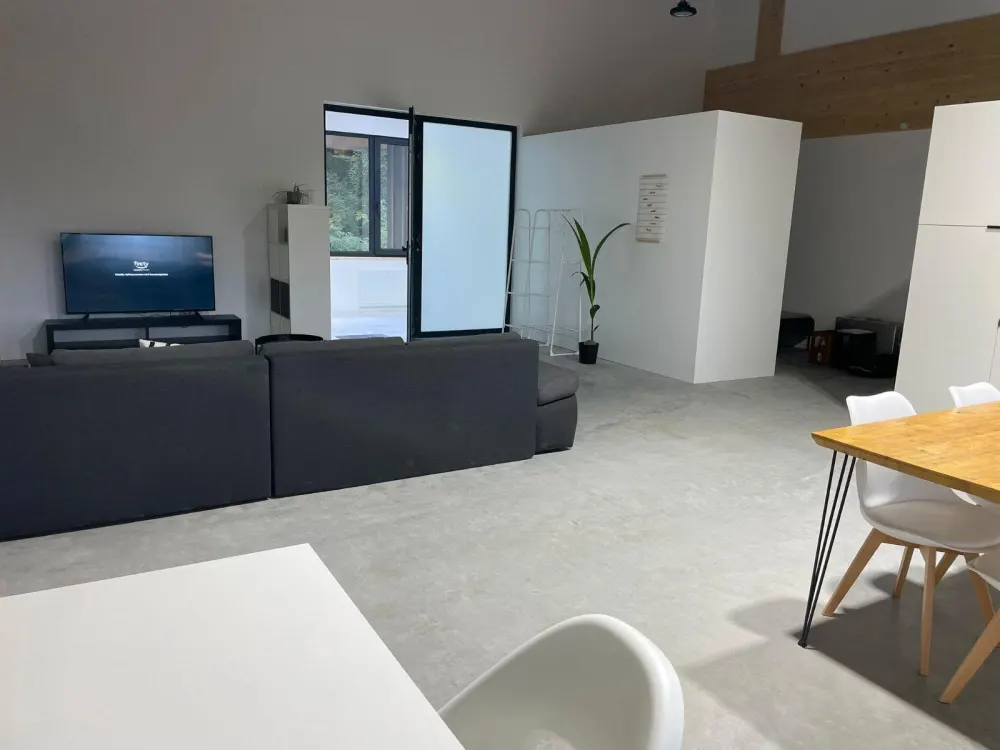 1 Zimmerwohnung, nur an Firmen zu vermieten (mit MwSt.)