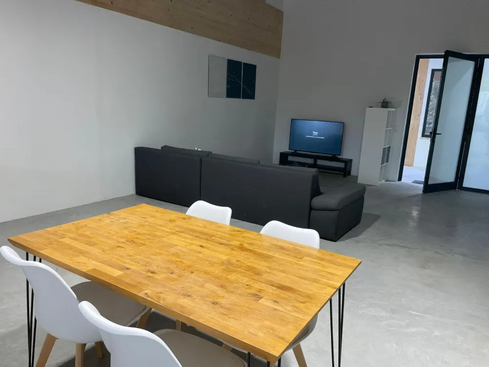 1 Zimmerwohnung, nur an Firmen zu vermieten (mit MwSt.)