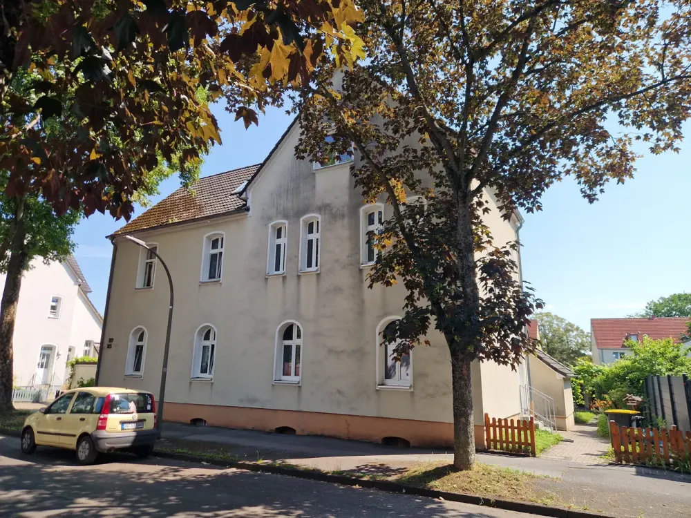 So macht wohnen Spaß: renovierte 3-Zimmer- Maisonette-Wohnung mit eigenem Garten!