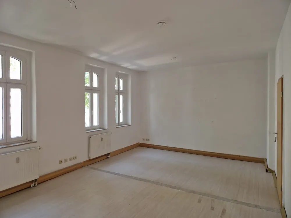So macht wohnen Spaß: renovierte 3-Zimmer- Maisonette-Wohnung mit eigenem Garten!