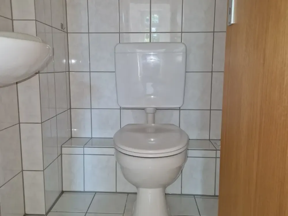 So macht wohnen Spaß: renovierte 3-Zimmer- Maisonette-Wohnung mit eigenem Garten!