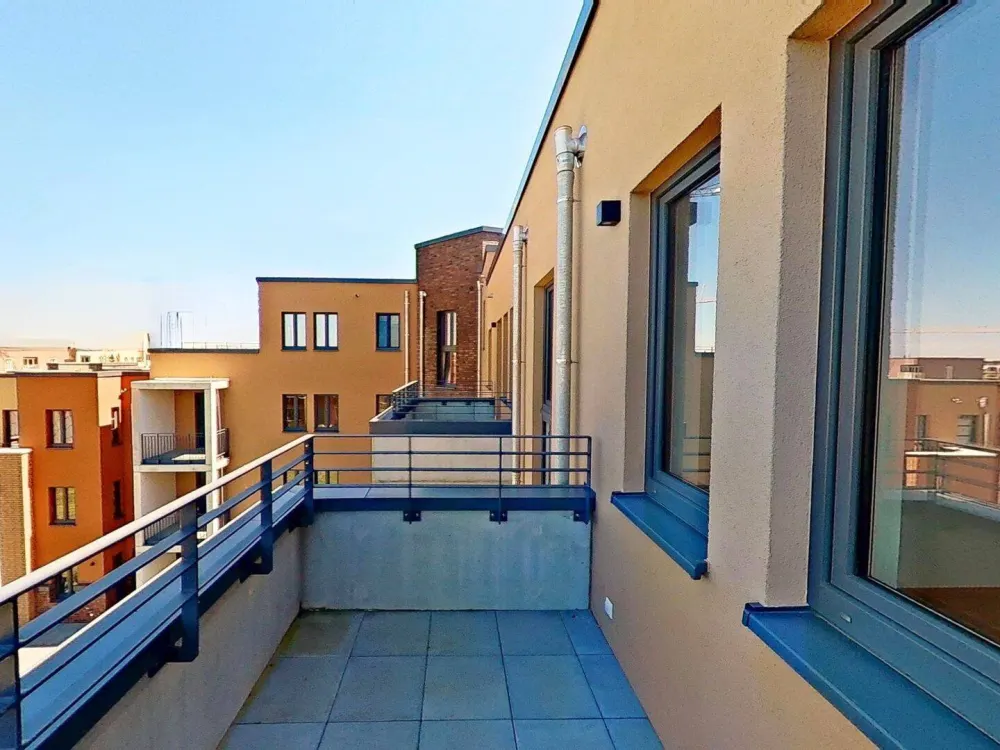 Modern Living in Kronsrode: 4-Room Apartment with BUILT-IN KITCHEN, BALCONY and LOGGIA