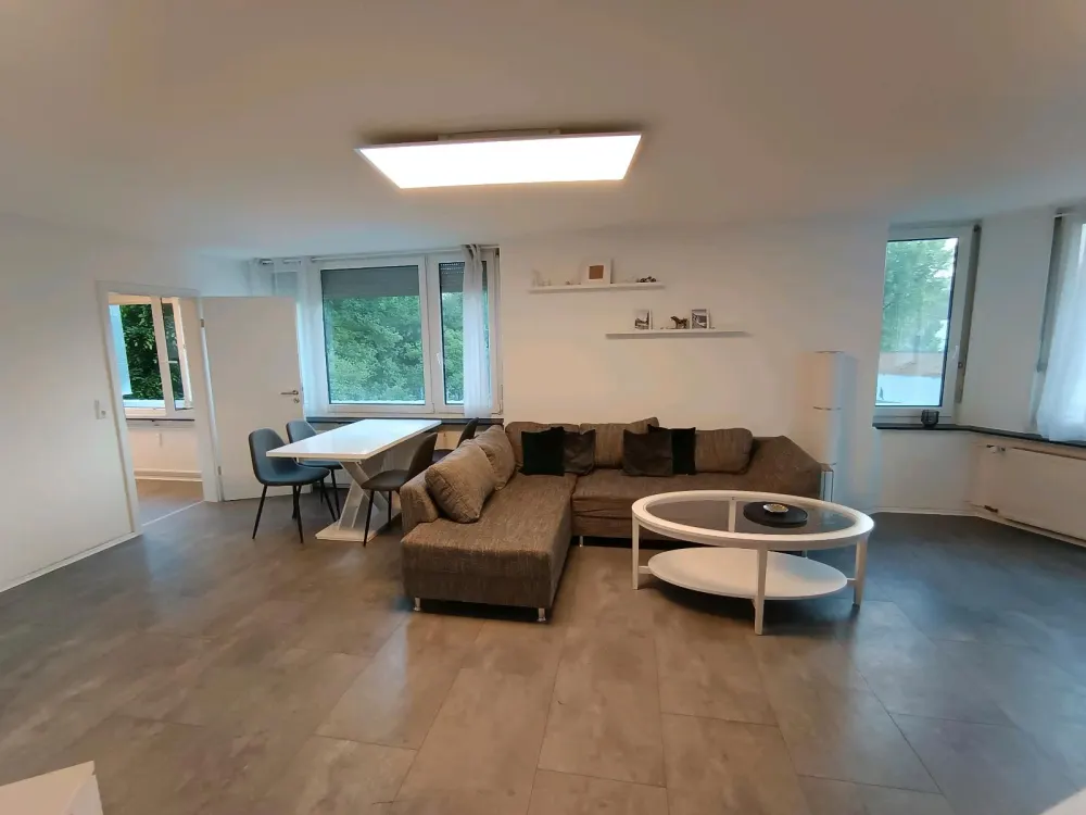 Hochwertige möblierte, moderne 2,5Zimmer Wohnung in Ludwigsburg