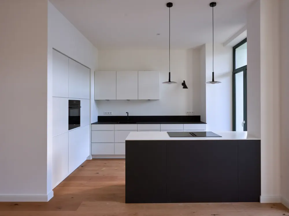 146 m² Altbautraum in der List, kernsaniert, 2 Balkone & Garten