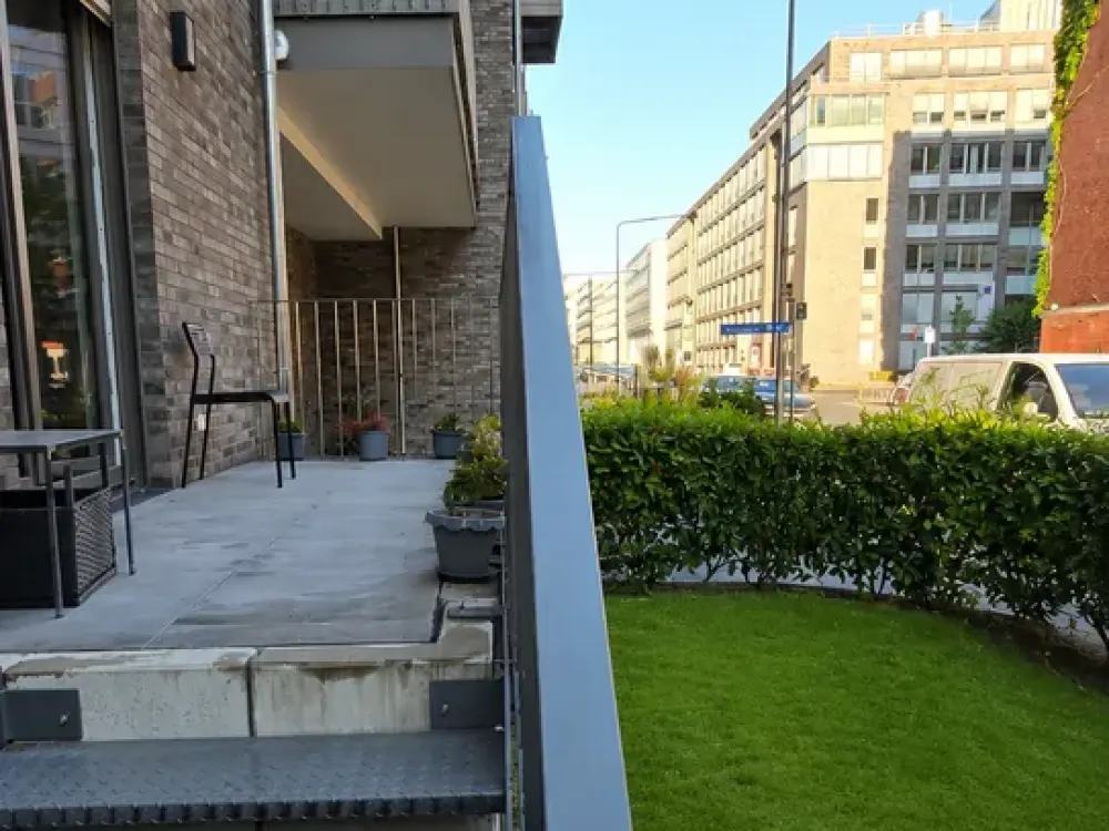 Wohnen mit eigenem Garten, moderne 2-Zimmer-Wohnung in Bockenheim