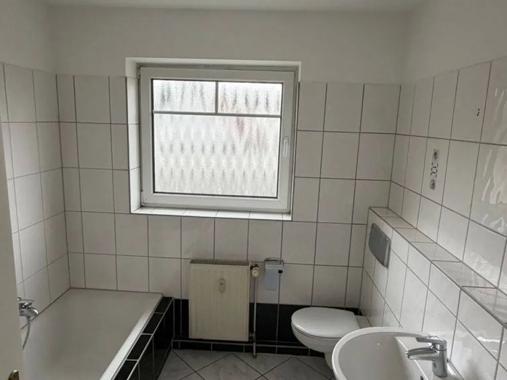 2 Zimmer Balkonwohnung mit Einbauküche in Bremen, Huchting