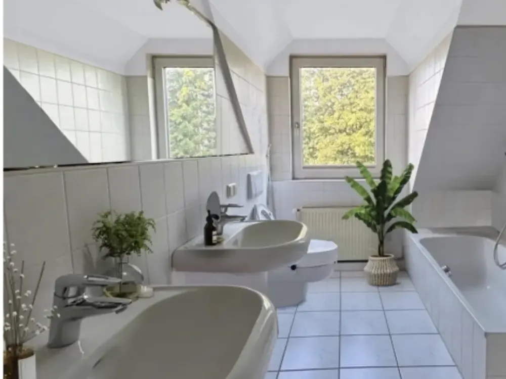 Großzügige 4-Zimmer-Wohnung (114 m²) mit Balkon & Garage in guter Lage von Pinneberg