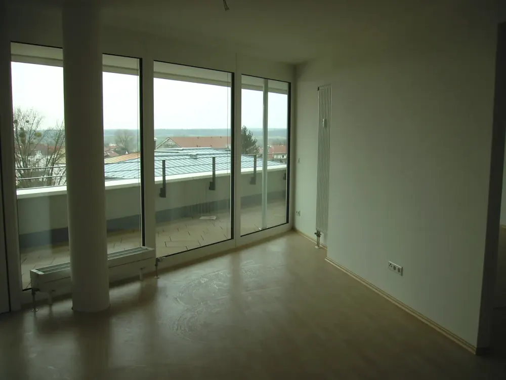 Large bright 2-room apartment directly in the city center (14)