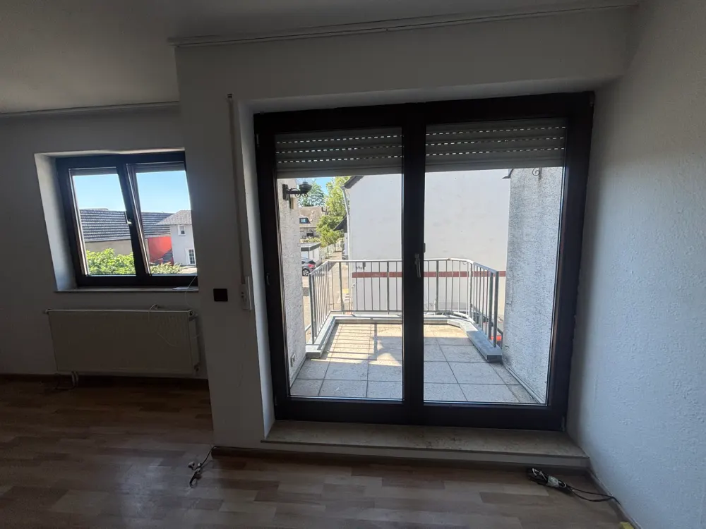 Schöne 2 Zimmer Wohnung direkt am Rhein